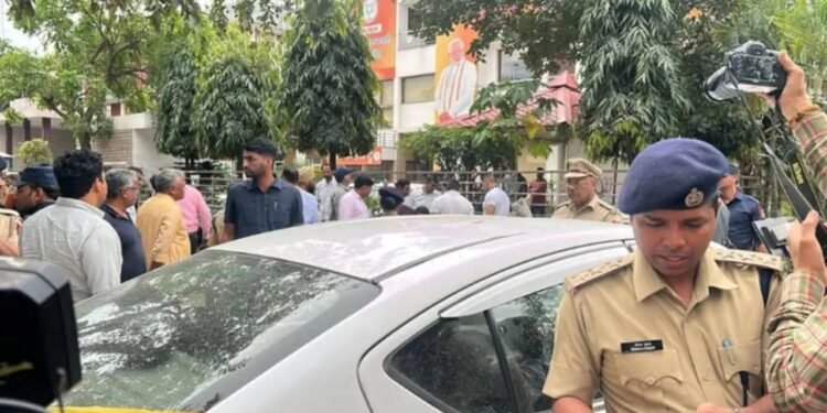   चंडीगढ़ में भाजपा दफ्तर बाहर स्कूटी में धमाका, दूर तक गूंजी आवाज से मचा हड़कंप