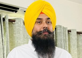 अकाल तख्त पर सवाल, सियासत गरम, सुखबीर के बयान से पंजाब में नया विवाद भड़का