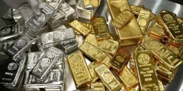 सप्ताह की शुरुआत में गिरे सोने के भाव, चांदी की कीमतों में भी आया हल्का बदलाव