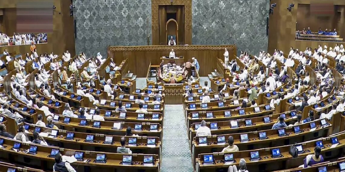 लोकसभा में महिला आरक्षण बिल गिरा, जरूरी बहुमत नहीं मिला, 298 वोट समर्थन में आए