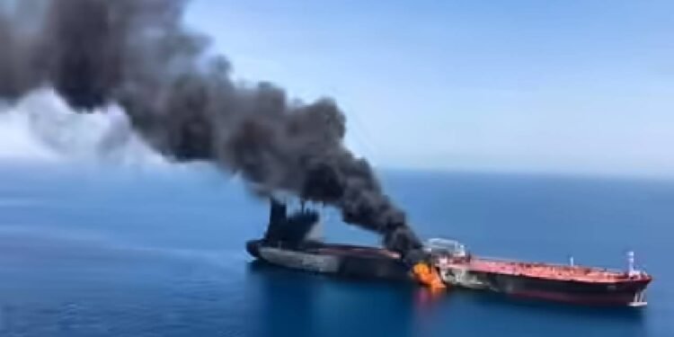 होर्मुज में भारतीय जहाज पर फायरिंग के बाद भारत सख्त, ईरान को तलब कर चेतावनी